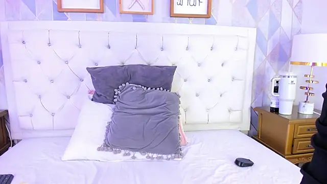 Jasmine55   online show from December 20, 2025, 3:31 am