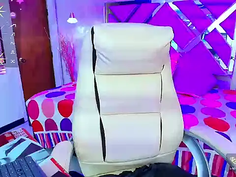 Silvana monroe online show from January 22, 2025, 4:44 pm