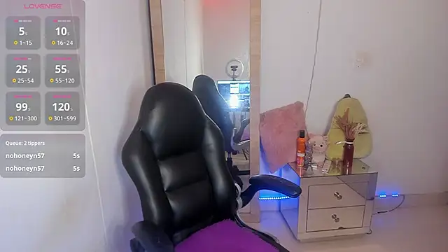 hellensexy online show from February 26, 2026, 9:48 pm