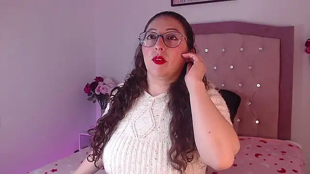 Snapshot of AnnadirtyXo chatting on February 18, 2025, 4:37 am AnnadirtyXo online show from February 18, 2025, 4:37 am