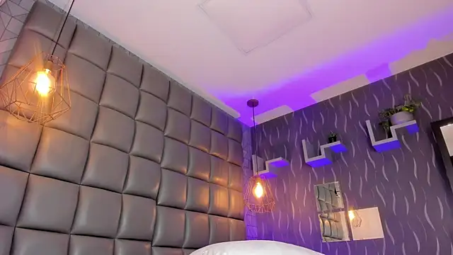 megan woll online show from September 9, 2025, 8:18 pm