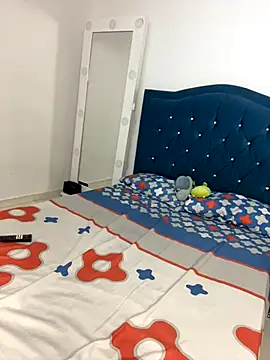 Leonarrrd 01 online show from September 26, 2025, 12:39 am