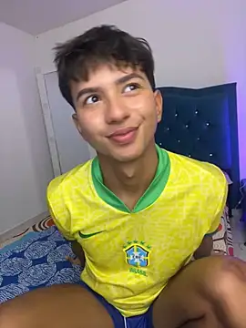 Leonarrrd 01 online show from October 15, 2025, 12:09 am