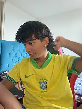 Leonarrrd 01 online show from December 3, 2025, 4:50 pm