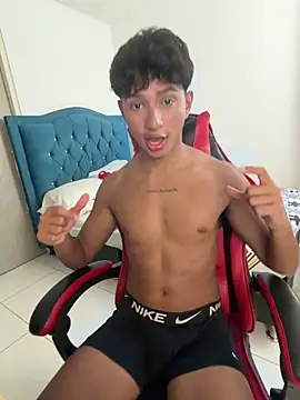 Leonarrrd 01 online show from February 26, 2026, 9:48 pm