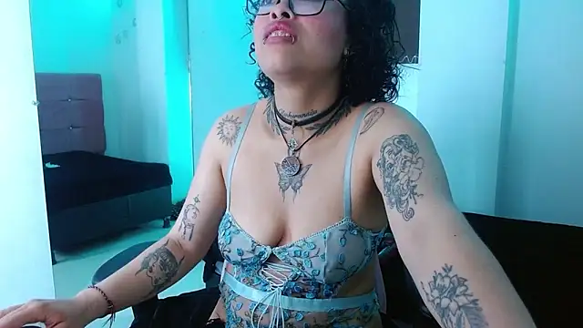 Snapshot of miahernadez303av chatting on February 24, 2025, 6:38 am miahernadez303av online show from February 24, 2025, 6:38 am