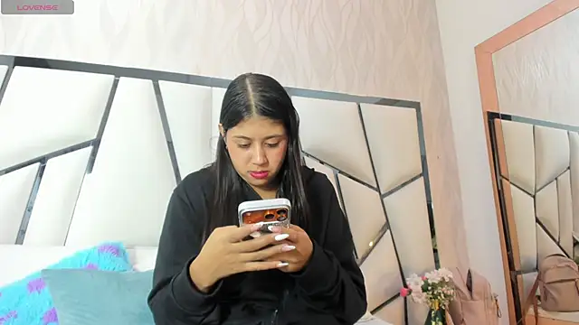  aurora18  online show from February 13, 2026, 3:06 am