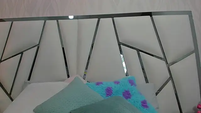  aurora18  online show from February 26, 2026, 3:06 am