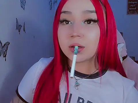 Snapshot of madisonx17 chatting on February 25, 2026, 12:44 am madisonx17 online show from February 25, 2026, 12:44 am