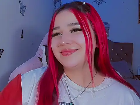 Snapshot of madisonx17 chatting on February 16, 2026, 11:35 pm madisonx17 online show from February 16, 2026, 11:35 pm