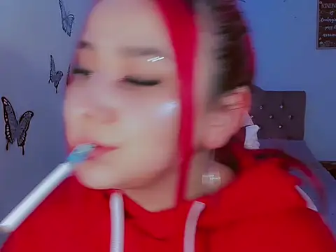 Snapshot of madisonx17 chatting on February 26, 2026, 12:43 am madisonx17 online show from February 26, 2026, 12:43 am