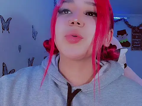 Snapshot of madisonx17 chatting on January 16, 2026, 8:35 pm madisonx17 online show from January 16, 2026, 8:35 pm