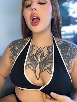 ValerieHilton online show from October 25, 2025, 9:37 pm