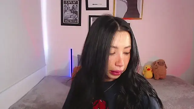 lilyy evanss online show from March 21, 2025, 10:06 pm