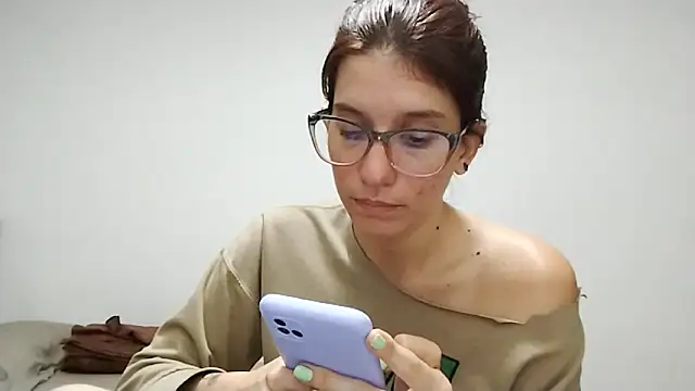 Snapshot of Luna-e-Franco1 chatting on December 20, 2025, 12:13 am Luna-e-Franco1 online show from December 20, 2025, 12:13 am