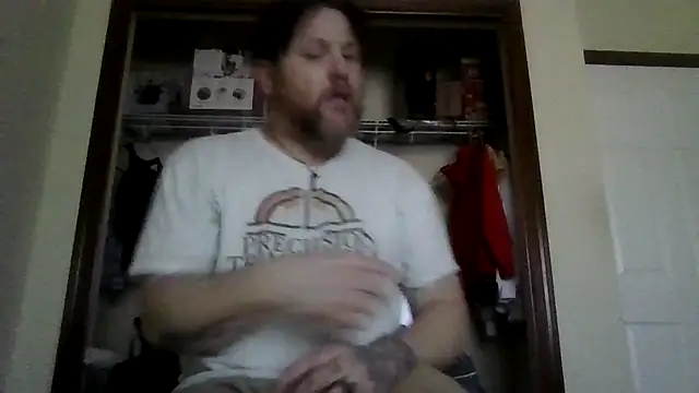 Snapshot of Buddy_Cuck chatting on February 6, 2026, 7:43 pm Buddy Cuck online show from February 6, 2026, 7:43 pm