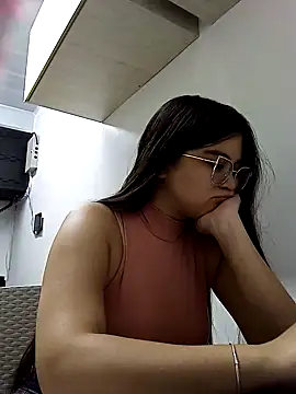 CamilaSofiia online show from October 12, 2025, 4:41 pm