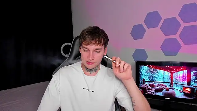 Chris Tyson online show from October 5, 2025, 9:38 pm