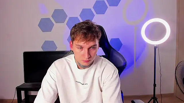 Chris Tyson online show from September 10, 2025, 11:59 pm