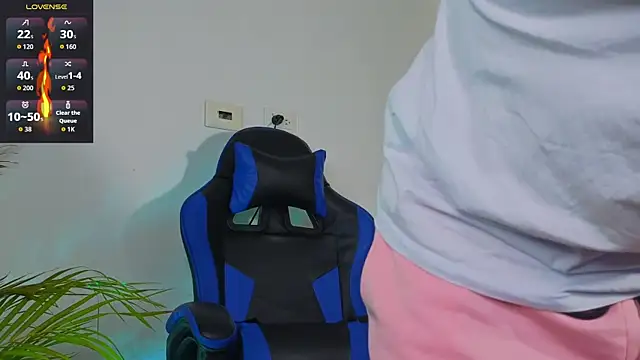 Snapshot of EdwardRoss_ chatting on October 26, 2025, 8:53 pm EdwardRoss online show from October 26, 2025, 8:53 pm