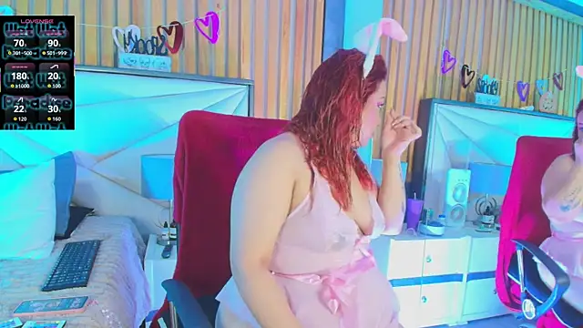 Snapshot of LilyyBigAss chatting on October 8, 2025, 11:56 am LilyyBigAss online show from October 8, 2025, 11:56 am