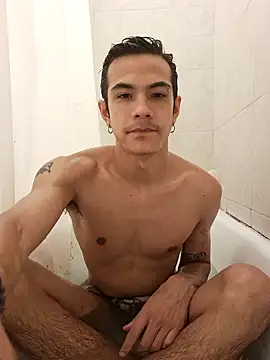 LYZBORNHD online show from January 8, 2025, 1:53 am