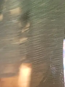 LYZBORNHD online show from December 2, 2025, 8:32 pm