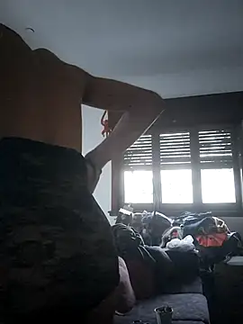 LYZBORNHD online show from March 18, 2025, 10:04 pm