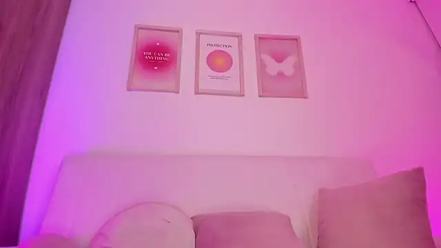 Snapshot of Steff_London chatting on March 8, 2025, 4:56 am Steff London online show from March 8, 2025, 4:56 am