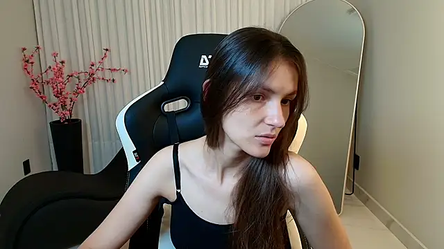 upssnowy online show from October 5, 2025, 3:25 pm