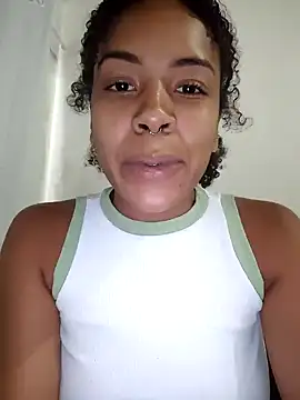 Julia Pretinha online show from April 6, 2026, 12:06 pm