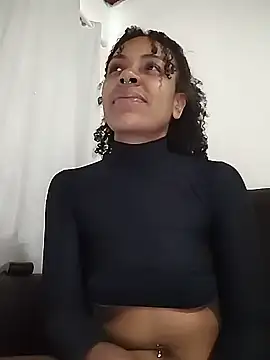 Snapshot of Julia_Pretinha chatting on December 18, 2025, 12:20 pm Julia Pretinha online show from December 18, 2025, 12:20 pm