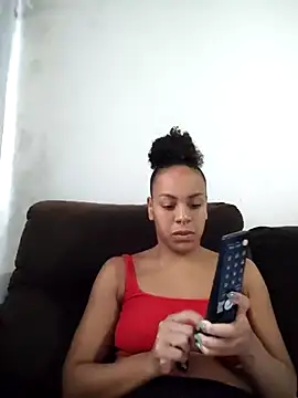 Julia Pretinha online show from April 21, 2026, 1:07 pm