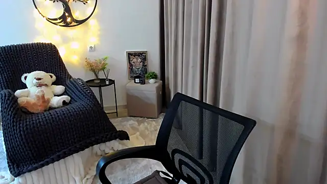 worldofkim online show from February 28, 2026, 7:02 pm