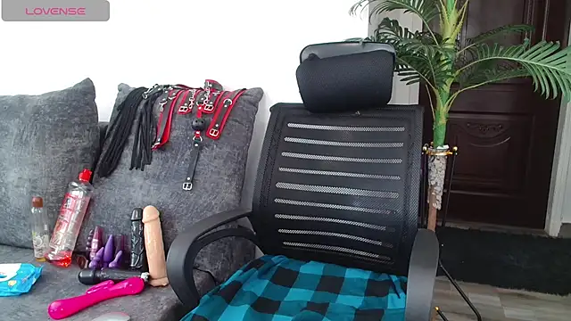 Snapshot of yummy_sweet_caramel chatting on September 27, 2025, 6:19 am yummy sweet caramel online show from September 27, 2025, 6:19 am