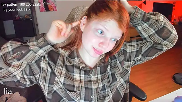 Snapshot of lil_lia chatting on February 7, 2025, 11:45 pm lil lia online show from February 7, 2025, 11:45 pm