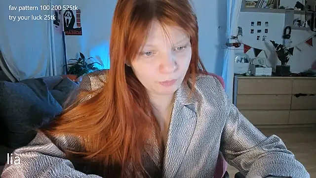 Snapshot of lil_lia chatting on May 12, 2026, 10:38 pm lil lia online show from May 12, 2026, 10:38 pm