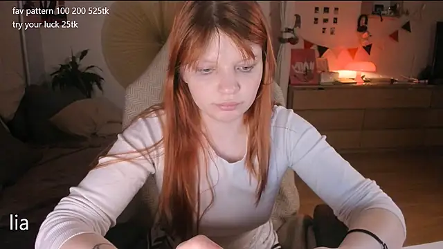 Snapshot of lil_lia chatting on February 27, 2026, 9:36 pm lil lia online show from February 27, 2026, 9:36 pm