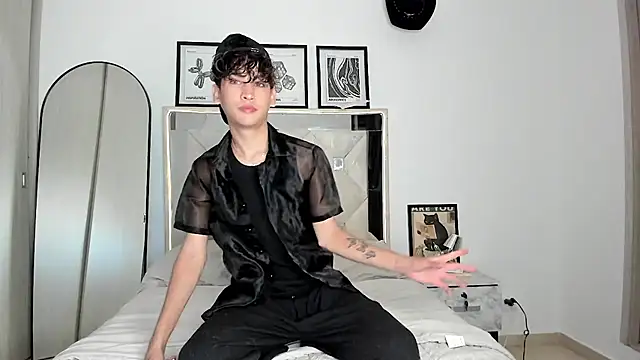 Adriien19 online show from October 23, 2025, 3:05 am