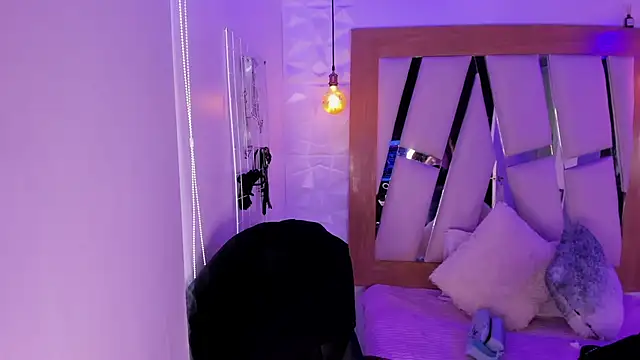 Snapshot of ary_cooper_ chatting on March 20, 2025, 7:04 pm ary cooper online show from March 20, 2025, 7:04 pm