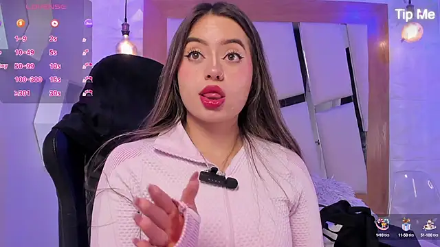 Snapshot of ary_cooper_ chatting on October 9, 2025, 12:06 pm ary cooper online show from October 9, 2025, 12:06 pm