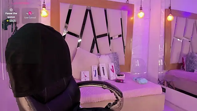 Snapshot of ary_cooper_ chatting on March 10, 2025, 2:59 pm ary cooper online show from March 10, 2025, 2:59 pm