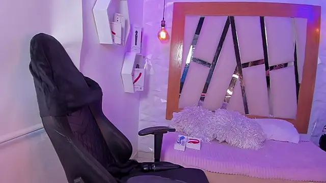 Snapshot of ary_cooper_ chatting on October 7, 2025, 12:17 pm ary cooper online show from October 7, 2025, 12:17 pm