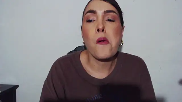 Miss Agatha online show from October 30, 2025, 2:21 am