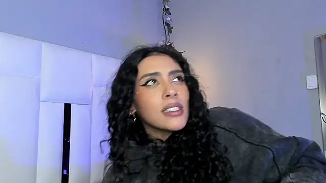 Snapshot of magic_marg chatting on March 18, 2025, 12:40 am magic marg online show from March 18, 2025, 12:40 am