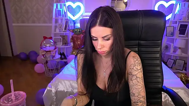 Snapshot of IsabellaFoxyy chatting on February 10, 2025, 4:47 pm IsabellaFoxyy online show from February 10, 2025, 4:47 pm