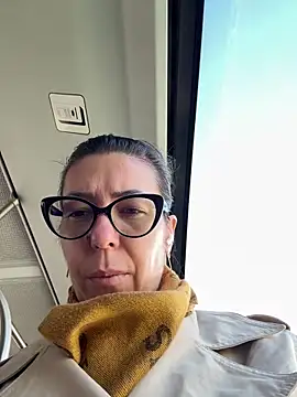 Snapshot of eveangelll chatting on March 6, 2025, 9:03 am eveangelll online show from March 6, 2025, 9:03 am