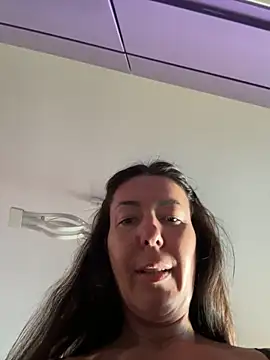 Snapshot of eveangelll chatting on November 1, 2025, 8:08 am eveangelll online show from November 1, 2025, 8:08 am