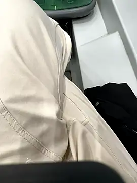 Snapshot of eveangelll chatting on October 17, 2025, 4:05 am eveangelll online show from October 17, 2025, 4:05 am