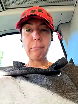 Snapshot of eveangelll chatting on November 3, 2025, 7:57 am eveangelll online show from November 3, 2025, 7:57 am